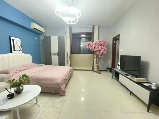 Yilan Design Art Homestay (Xi'an University of Arts and Sciences Wanda Plaza)