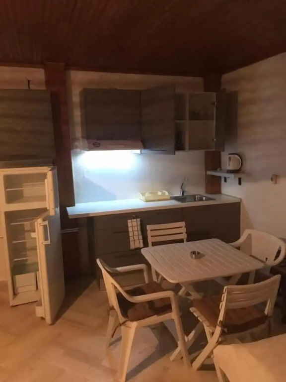 Angela - Zoi Rooms