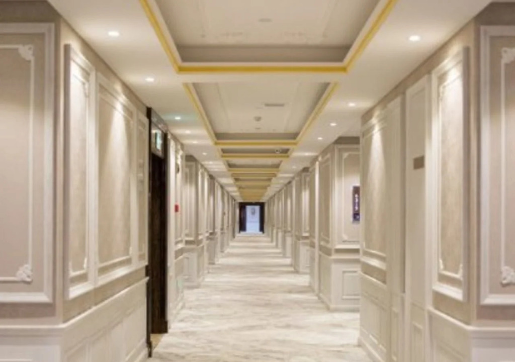 Happy Castle International Hotel
