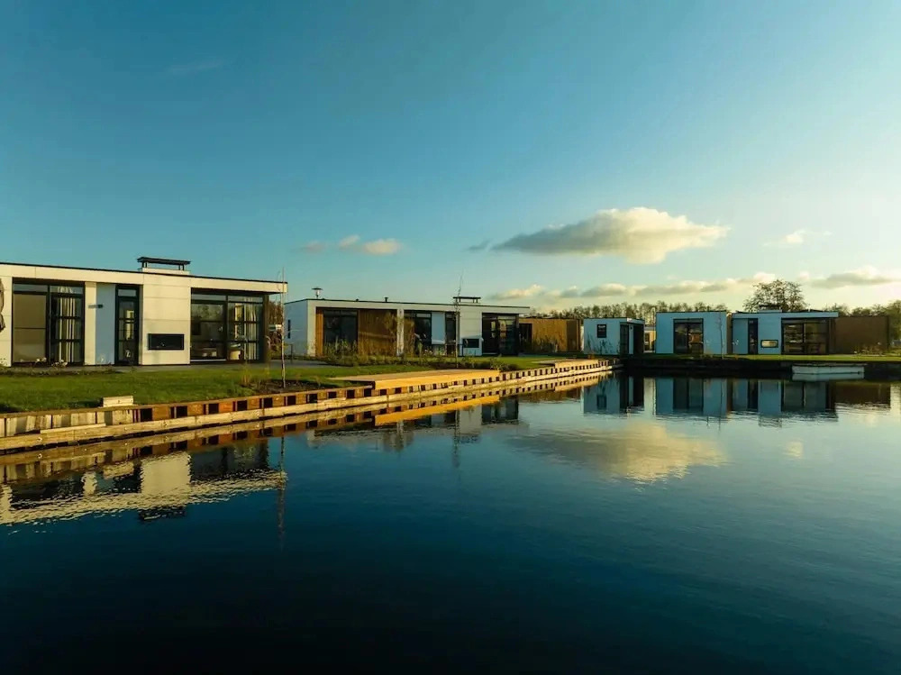 House With Three Bathrooms, on a Holiday Park