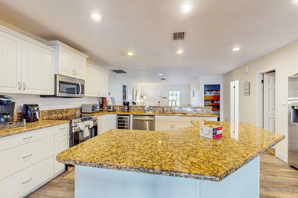 Lakefront Home With Water Views, Foosball, Screened Porch, & Private W/D