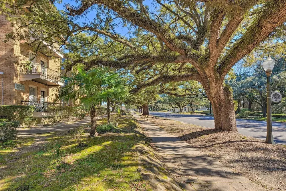 Stunning Alabama Studio ~ 2 Mi to Dtwn Mobile!