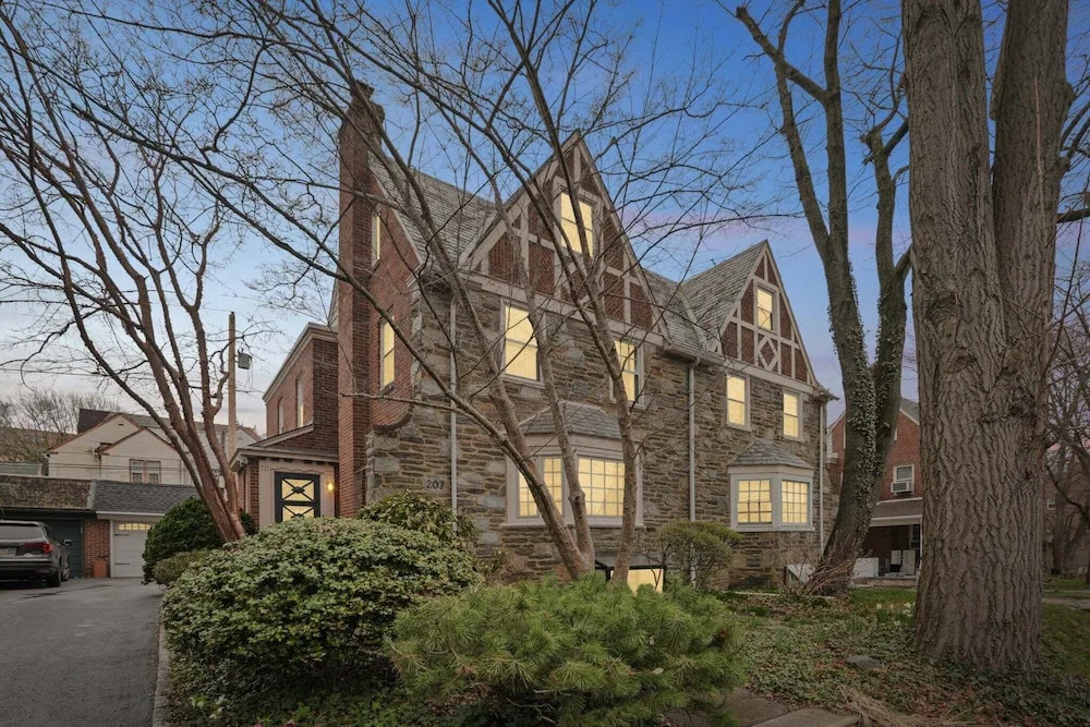 A Peaceful Retreat Amid Your Busy Journey 4 Bedroom Home