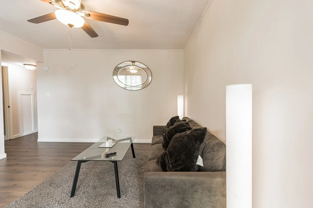 Modern Apartment Near Beautiful Historic Macon 2 Bedroom Apts by Redawning