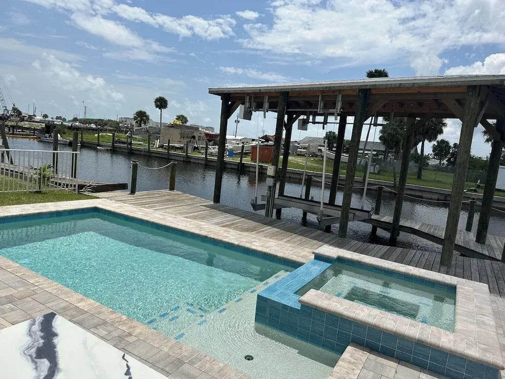 Reel 'em Inn - Oak St 3 Bedroom Home by RedAwning