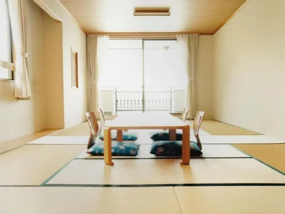 Shoji Mount Hotel