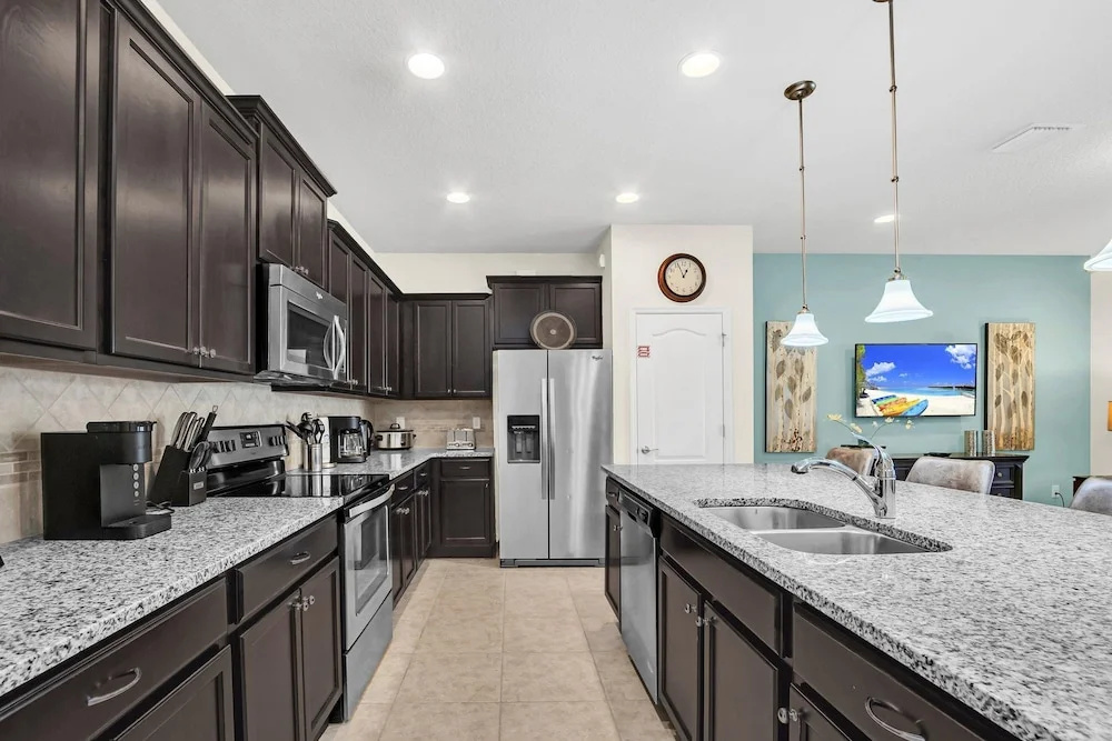 2027 MD - Windsor Westside Tranquil Haven
