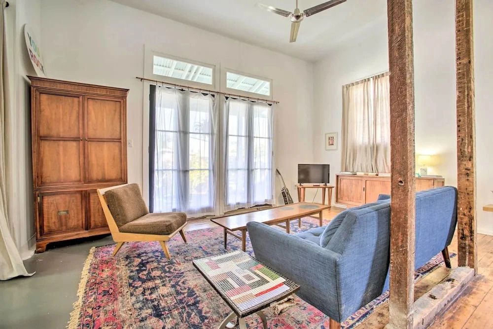 Half-Mi to French Quarter: Rustic NOLA Home