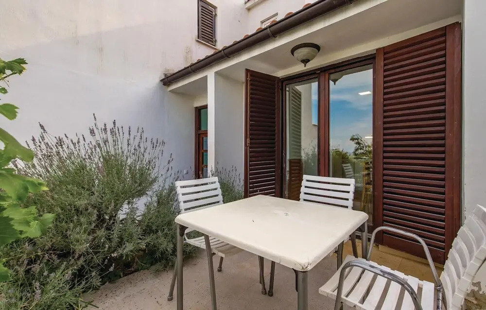 Stunning Home in Brsec With Wifi and 2 Bedrooms