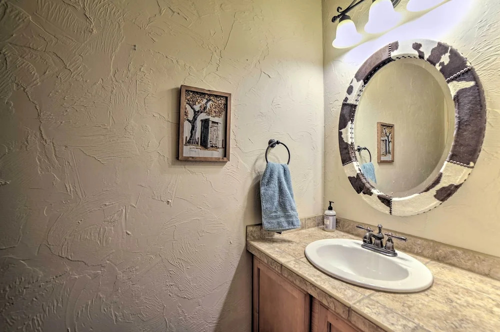 5 Mi to Hot Springs: Condo in Pagosa Springs!