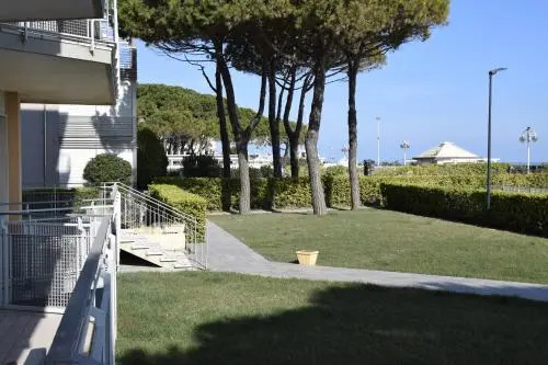Vistamare Apartments