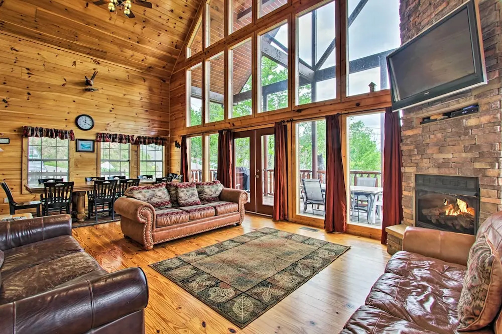 Expansive Gatlinburg Cabin: Hot Tub, Deck & Grill!