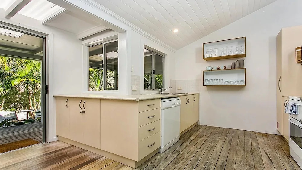 Your Luxury Escape - White Oak