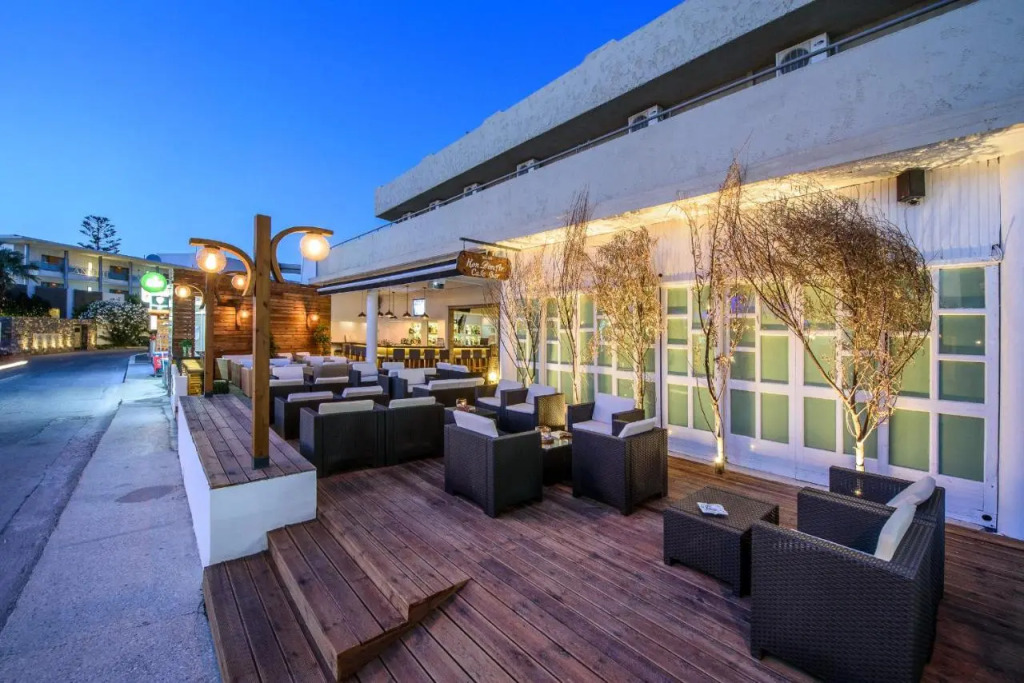 Despoina Apartments by Estia