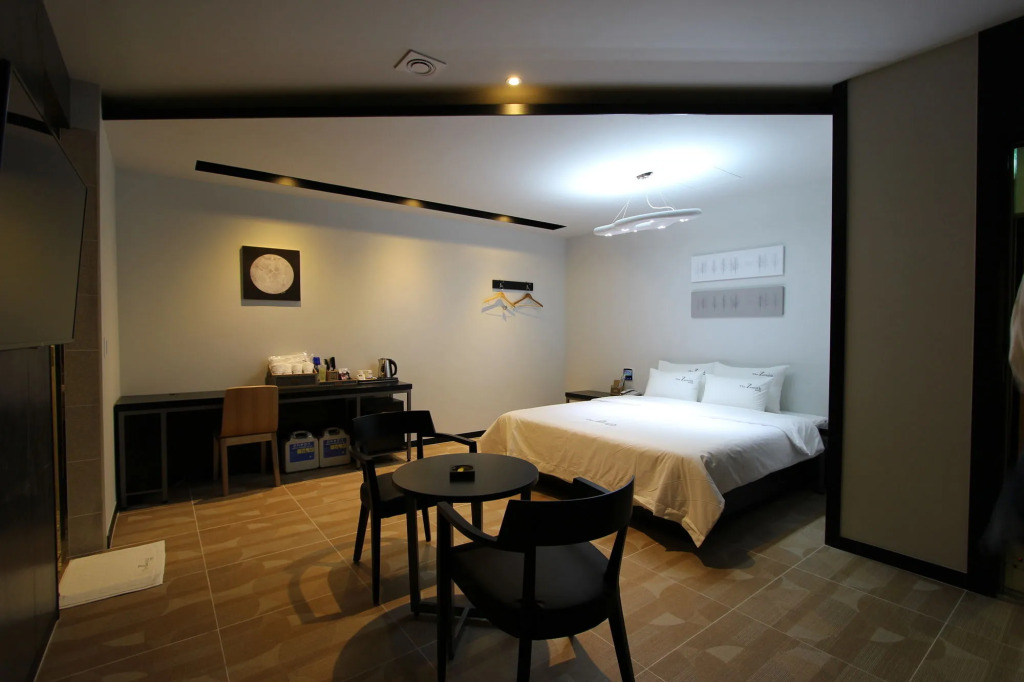 The Zenith Hotel