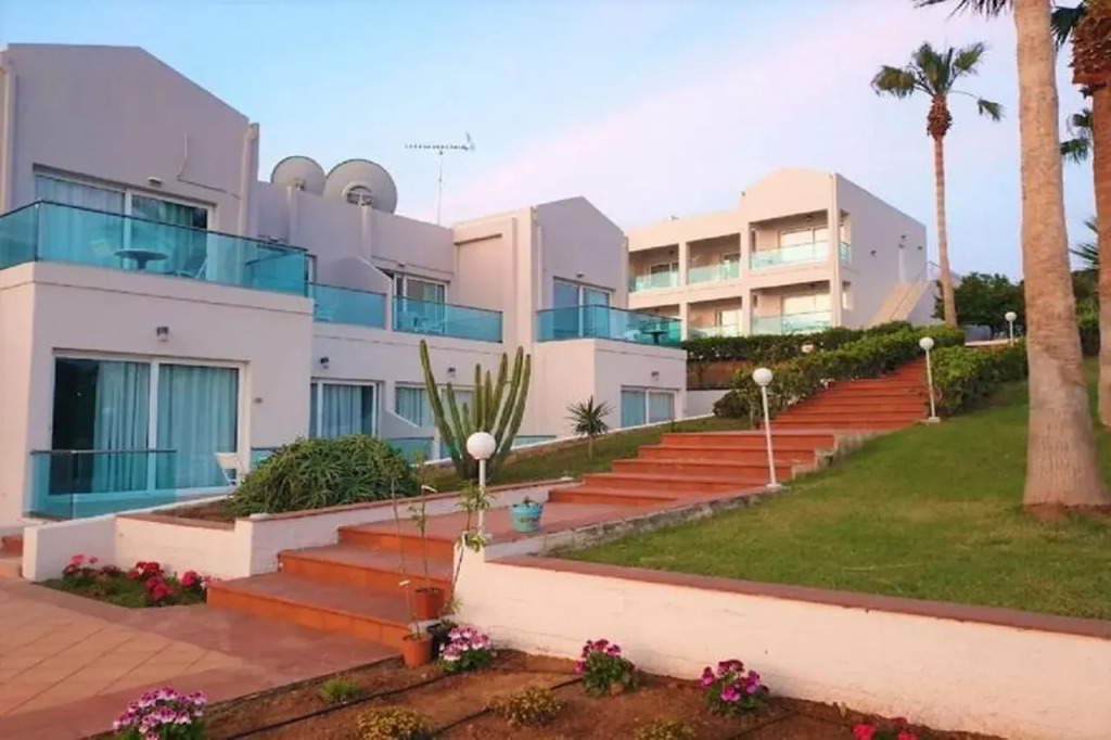 Saradari Beach Hotel