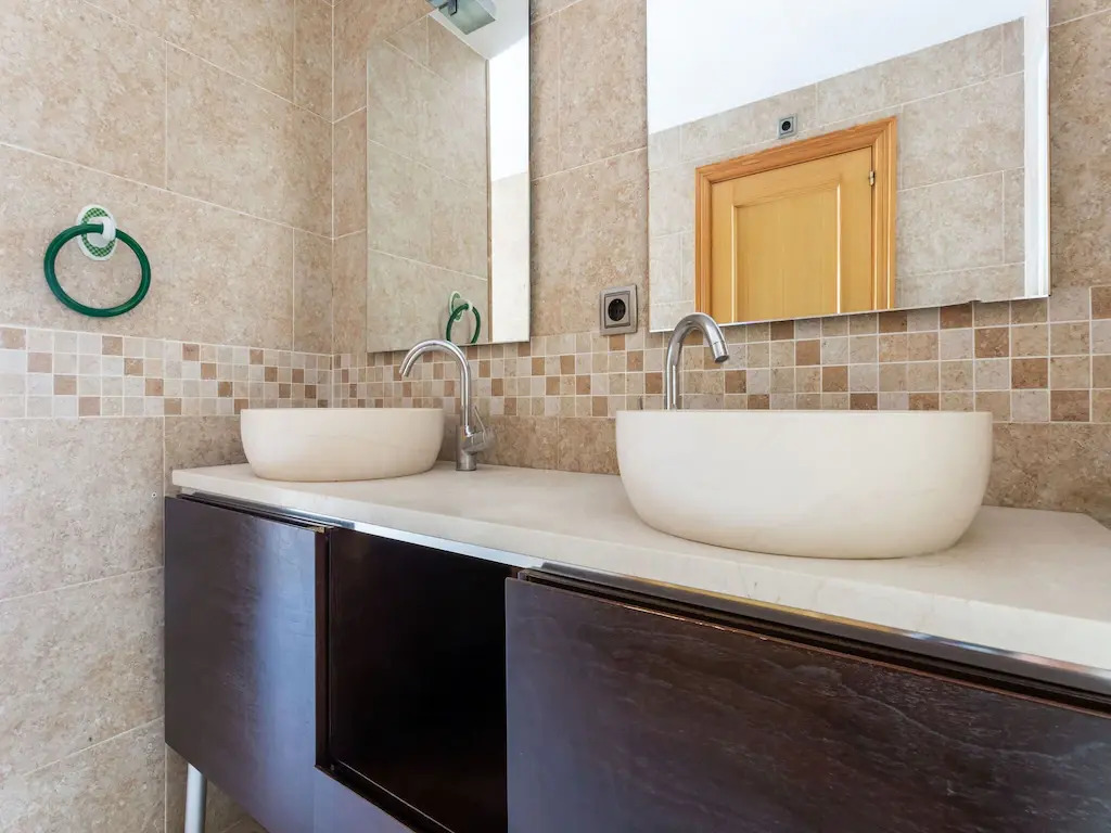 Tranquil Villa Stay in Tolleric