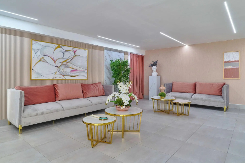 Central Suites Tower