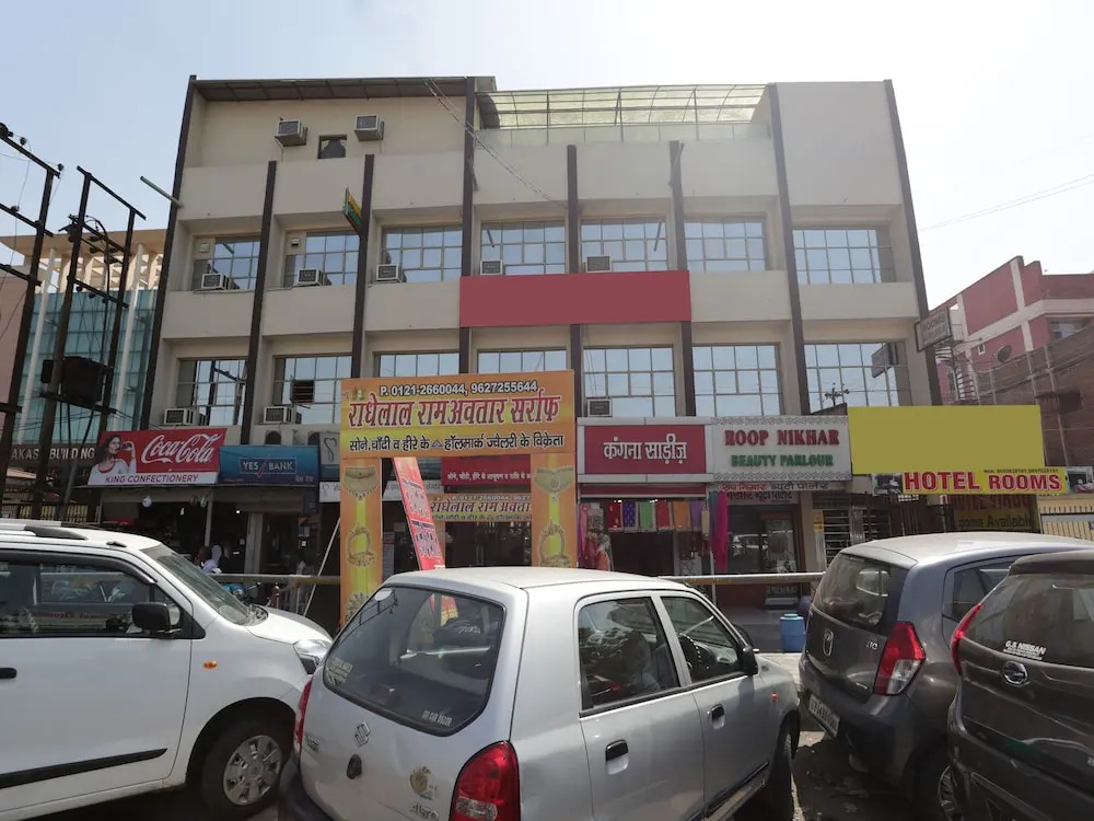 OYO 13388 Hotel Virgo
