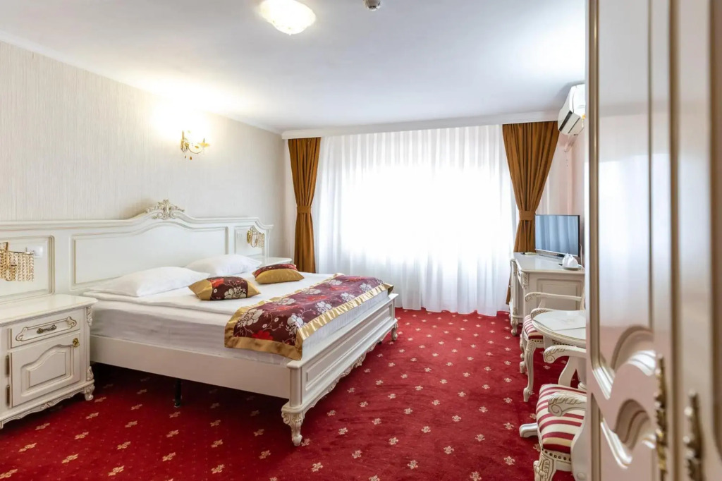 Hotel Capitol