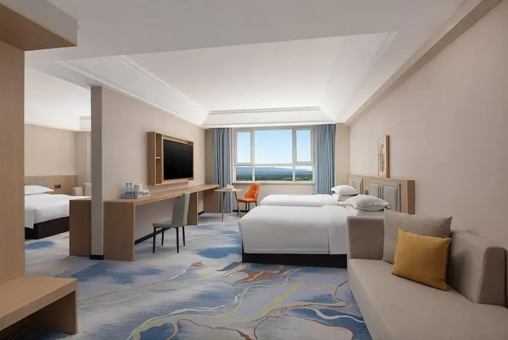 Days Hotel by Wyndham Xinyuan Nalati Airport