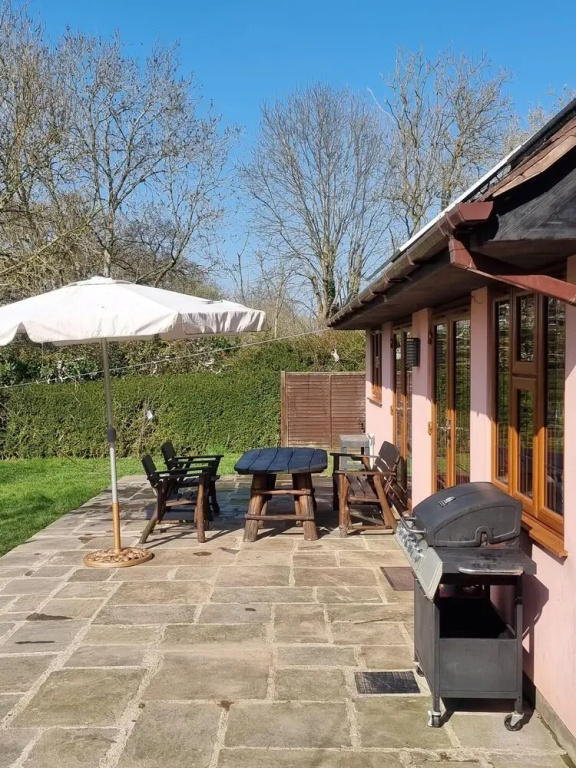 Rural Family Home, 5 Minutes From Clifton Village