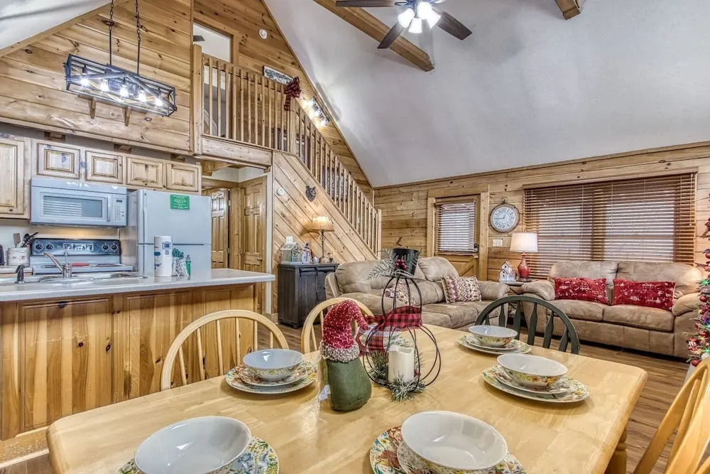 ER239 - Sleepy Bear Great Location - Close To Town! 2 Bedroom Cabin by RedAwning