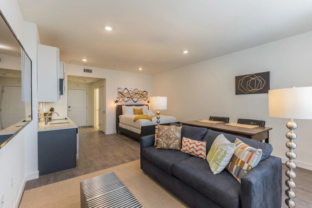 Pine Suite - 409