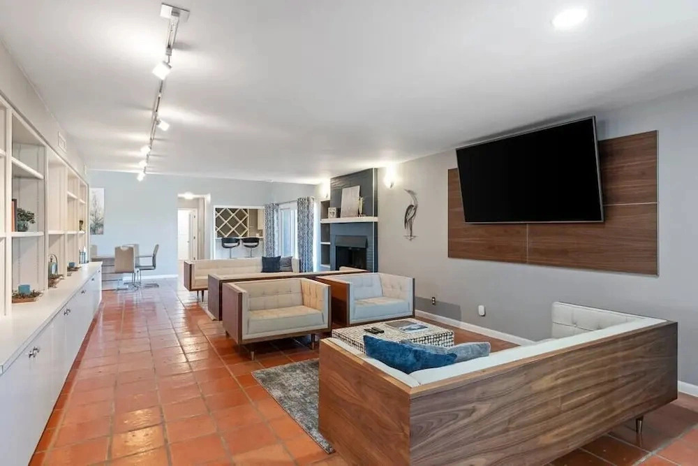 Ocean Drive Oasis w Hot Tub Awaits