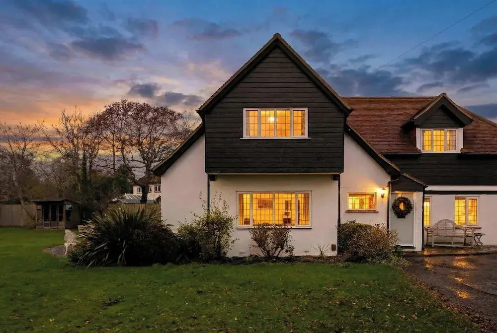 Spacious Coastal Family Home Sleeps 8