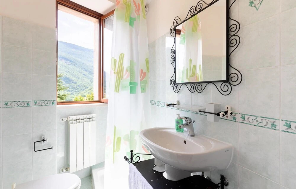 Beautiful Home in Fabriano With 5 Bedrooms and Wifi
