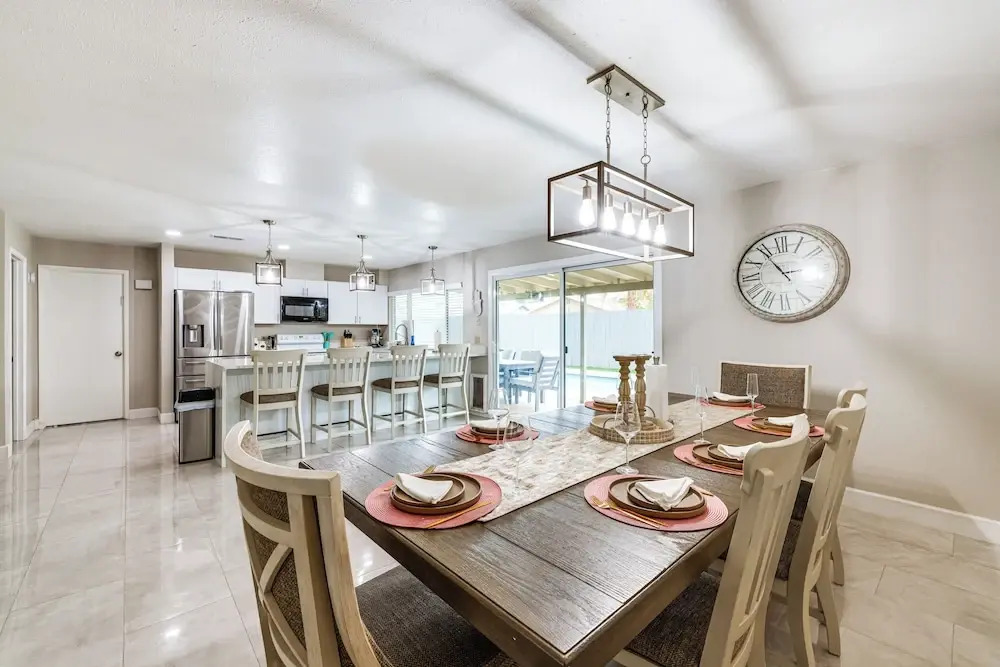 Backyard Oasis! Family-friendly Tempe Retreat