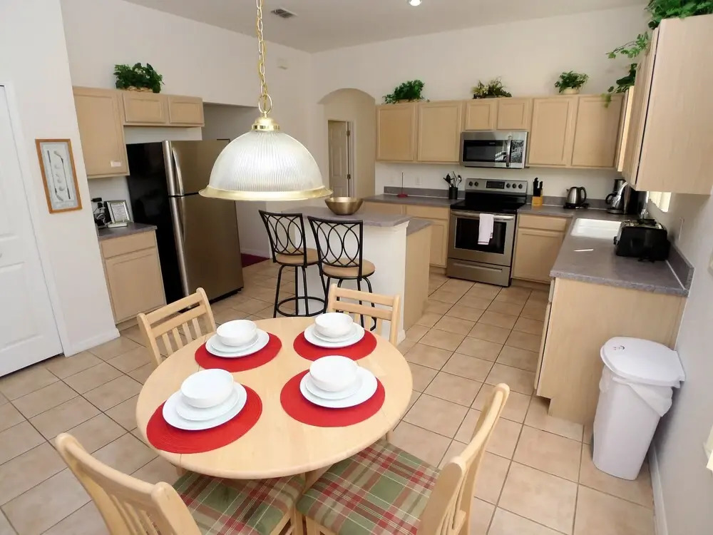 4 BED Pool Home ON Golf Community