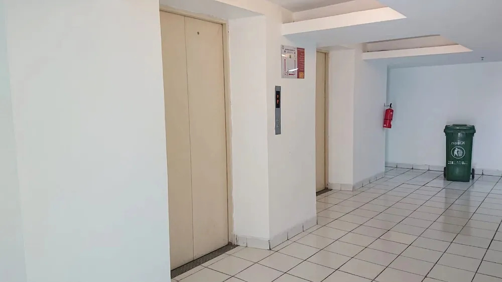 Collection O 92981 Apartemen The Jarrdin By Gold Suites PropertyNearSTEI ITB: Sekolah Teknik Elektro dan Informatika ITB