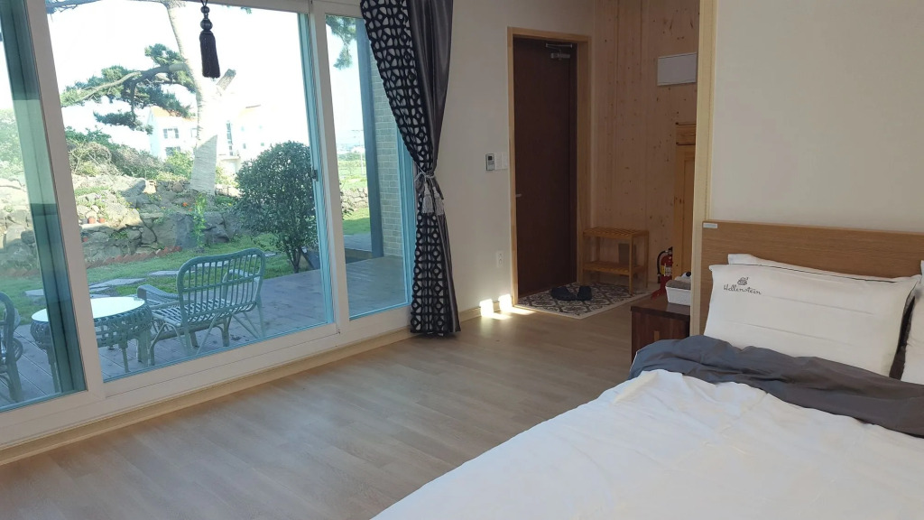 Wind Jeju Cafe & Pension