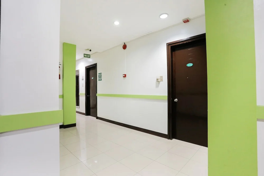 OYO 214 Elles Pension House