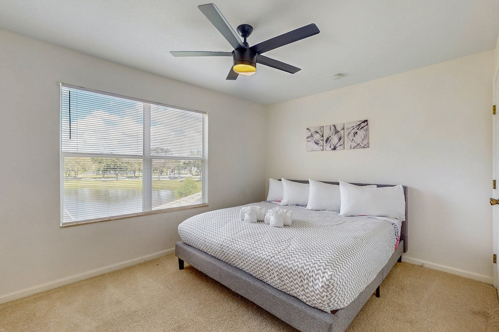 Water View Retreat With Lanai, Heated Pool, Pool Spa, Game Room, & AC
