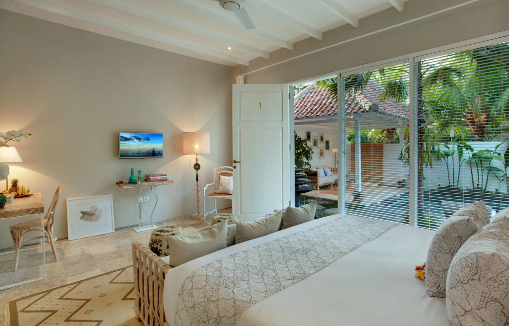 Room & Vespa 4 - Central Seminyak Near Beach