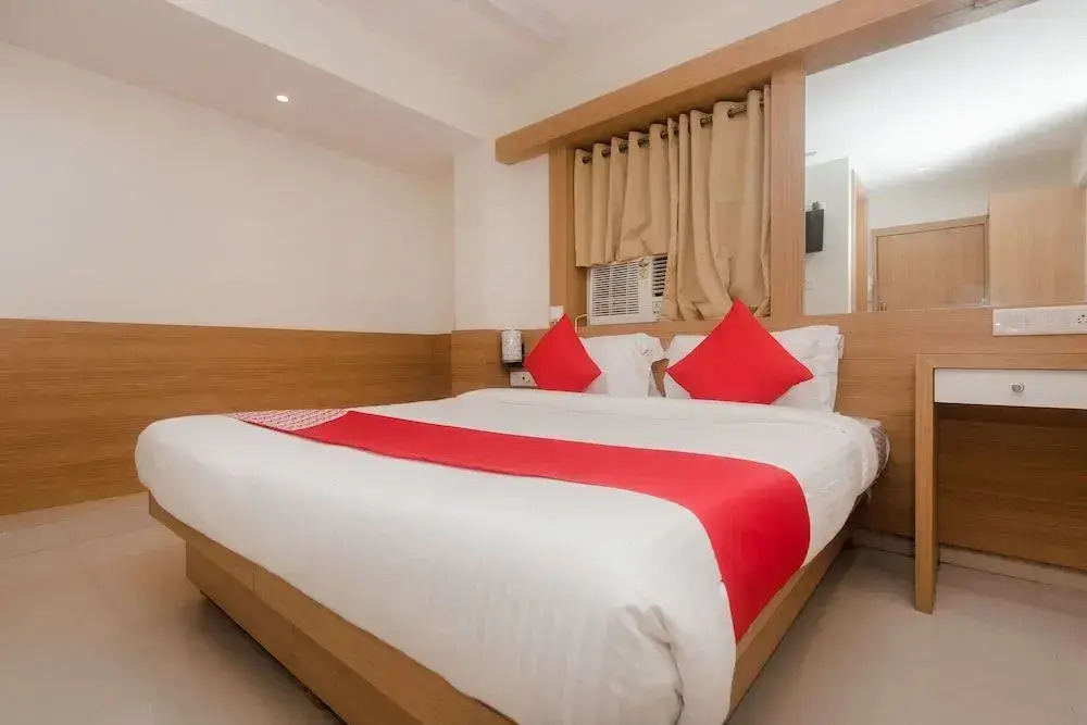 FabHotel Starwood Residency - 100M From Dr DY Patil Stadium