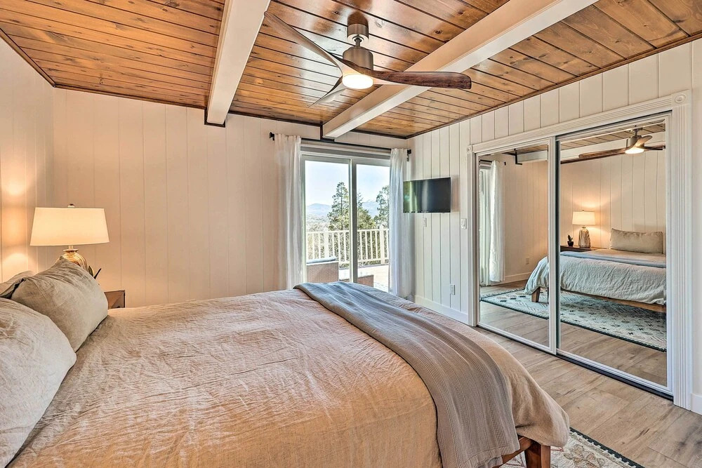 'ridgeline Retreat' w/ Mountain Lake Views!