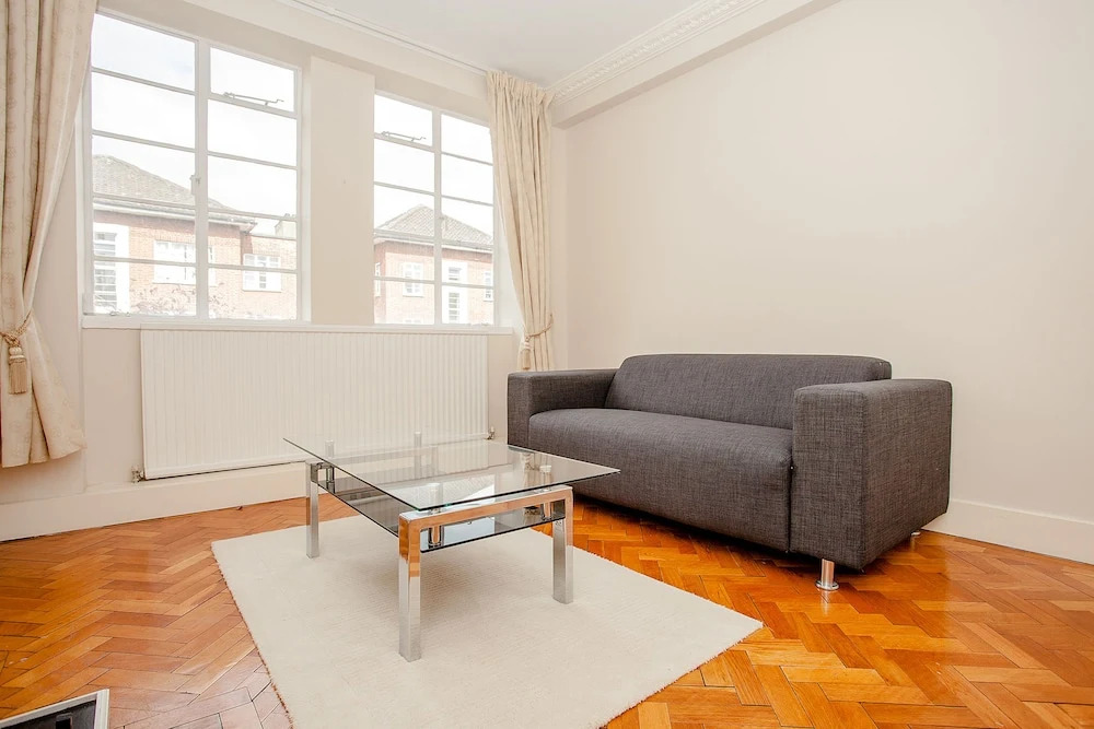Bright 2 Bedroom Apartment Near Regents Park