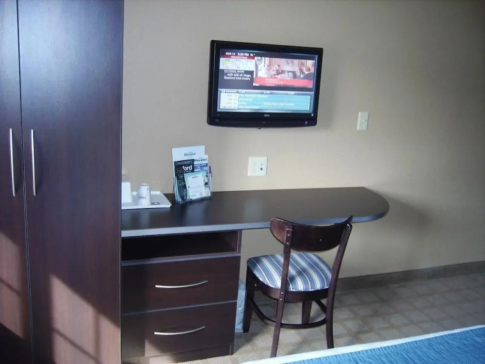 Parry Sound Inn & Suites