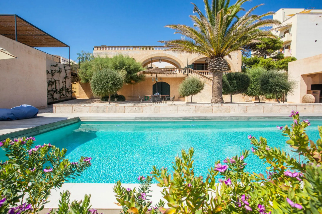 Villa Cabrera With Private Pool 12 Pax