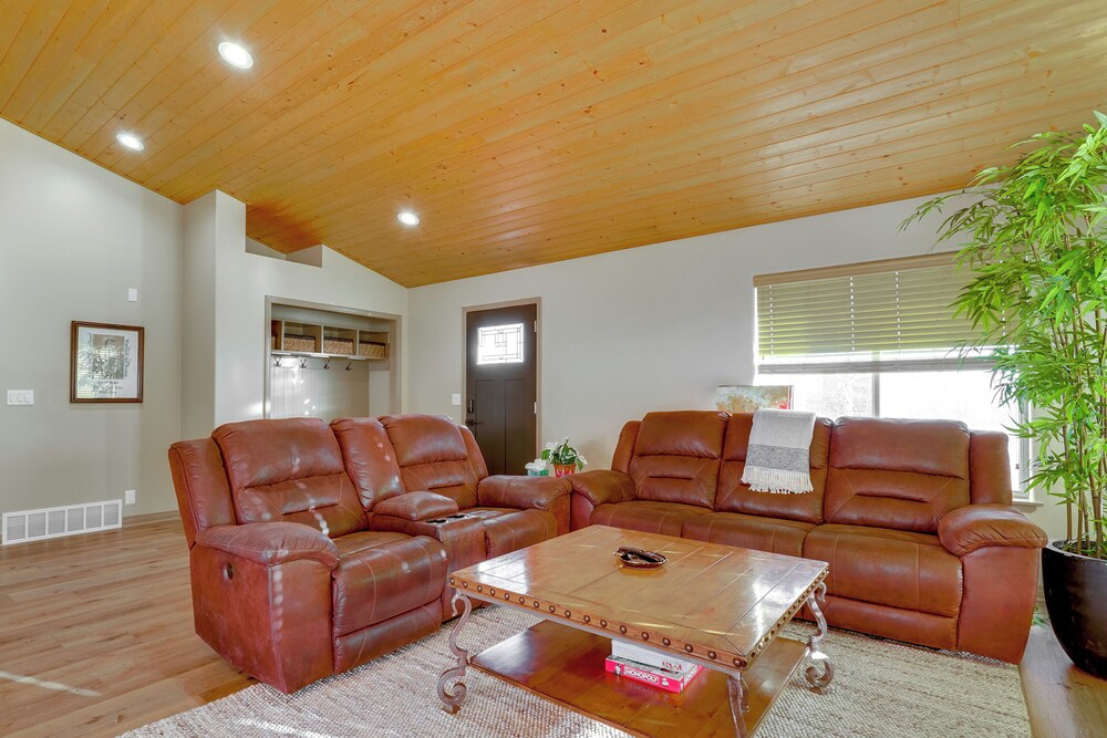 Walk to Cabriolet Lift! 3,600-sq-ft Family Home