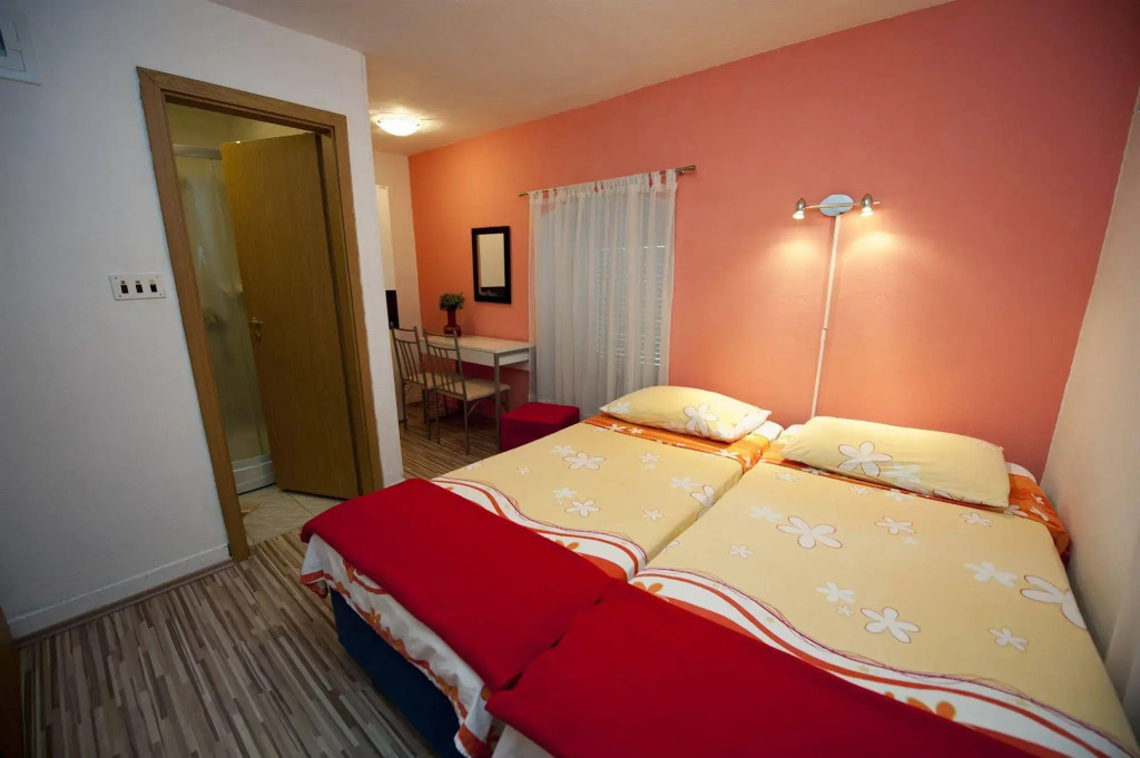 Damira Rooms