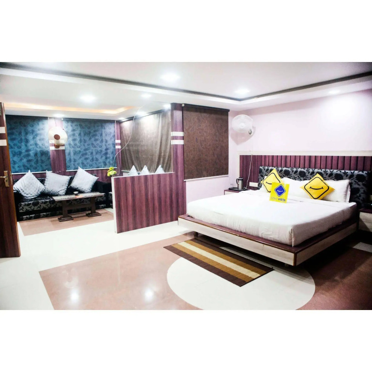 Vista Rooms At M.P Nagar