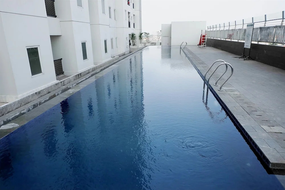 Compact Northland Apartment Near Ancol