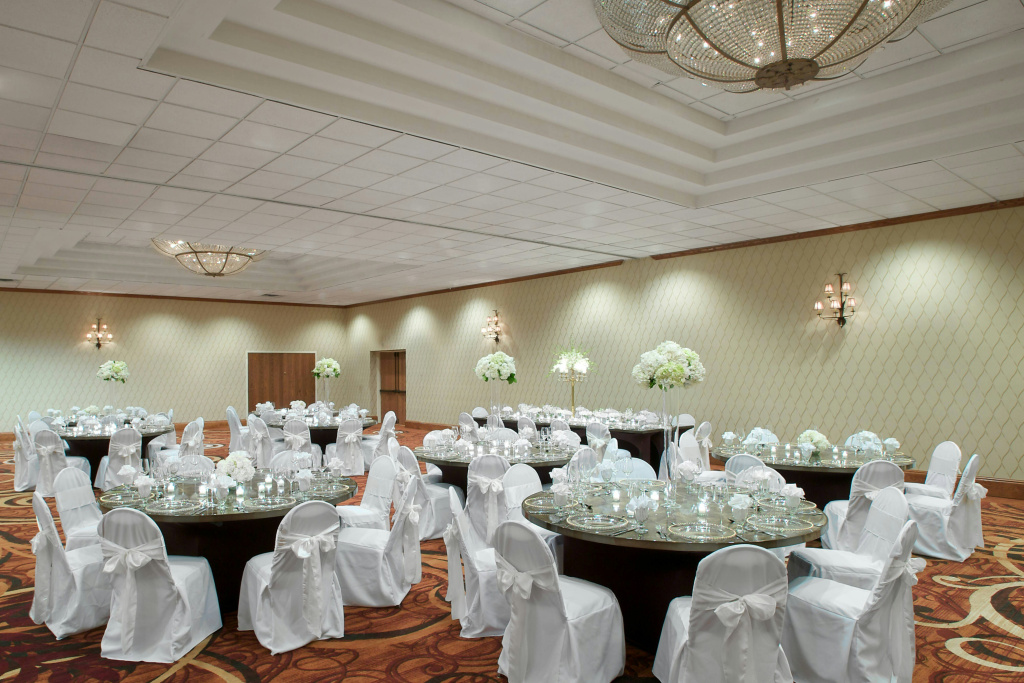 Sheraton Minneapolis West Hotel