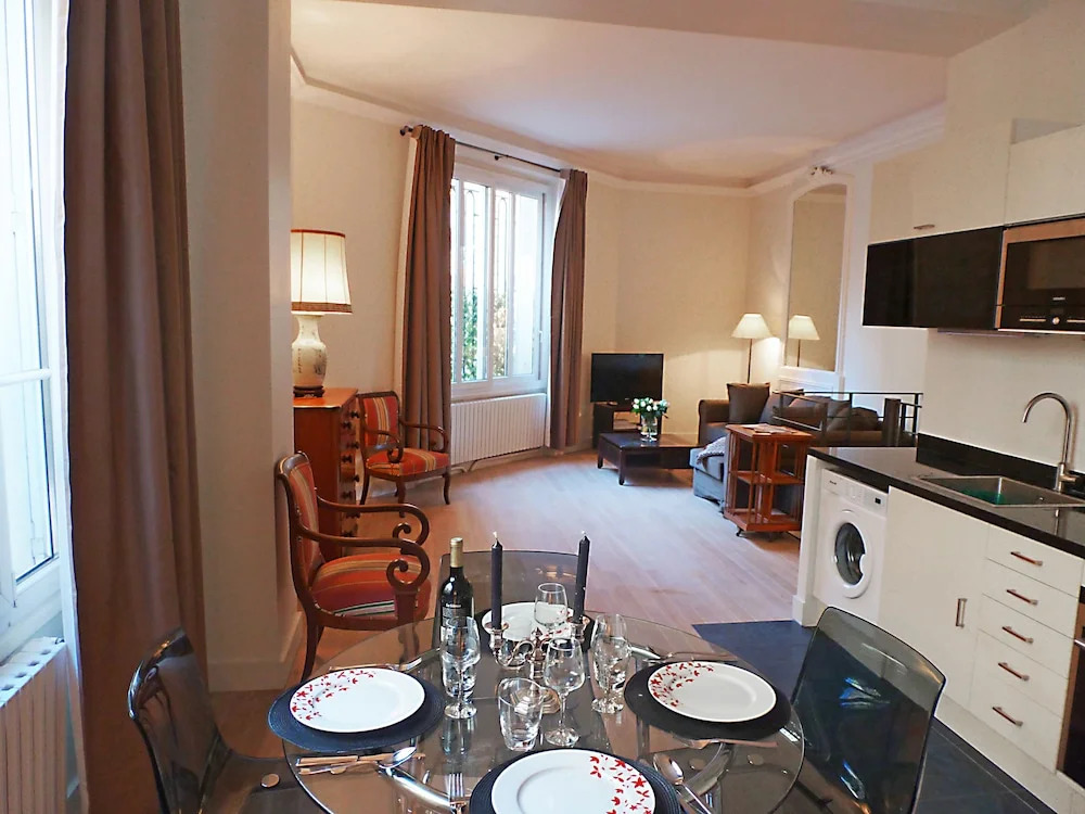Designer Stay - Champs Elysées