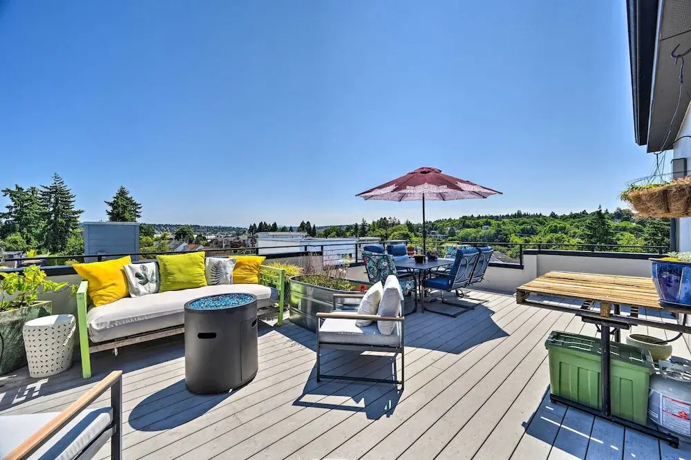 Canal & Mtn Views: Pet-friendly Seattle Retreat